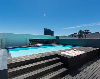 别墅楼顶游泳池